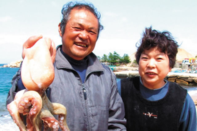 たくさんのお魚を獲ろう！底引き網漁を体験